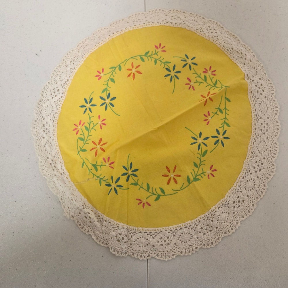 Vintage Yellow Round Doily Embroidered Floral Wreath Crochet Lace Trim 14.5"